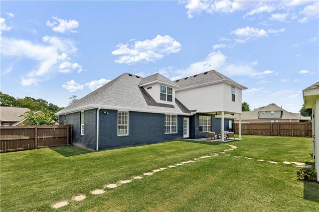 1301 NE Buckingham Boulevard, Bentonville, AR 72712