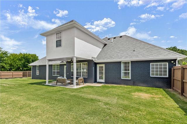 1301 NE Buckingham Boulevard, Bentonville, AR 72712