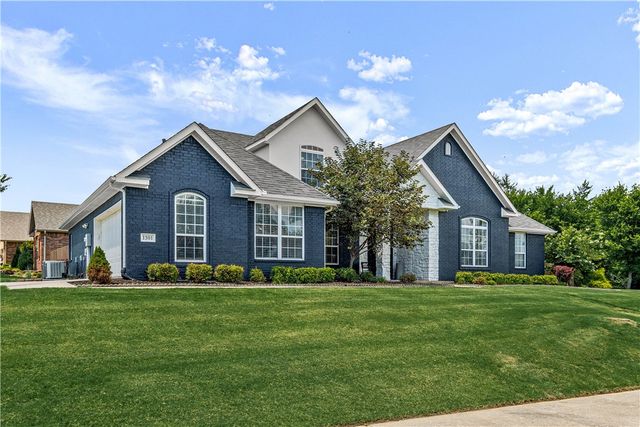 1301 NE Buckingham Boulevard, Bentonville, AR 72712