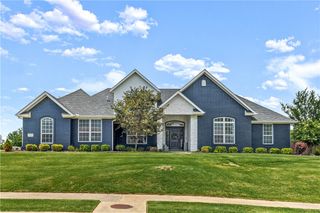 1301 NE Buckingham Boulevard, Bentonville, AR 72712