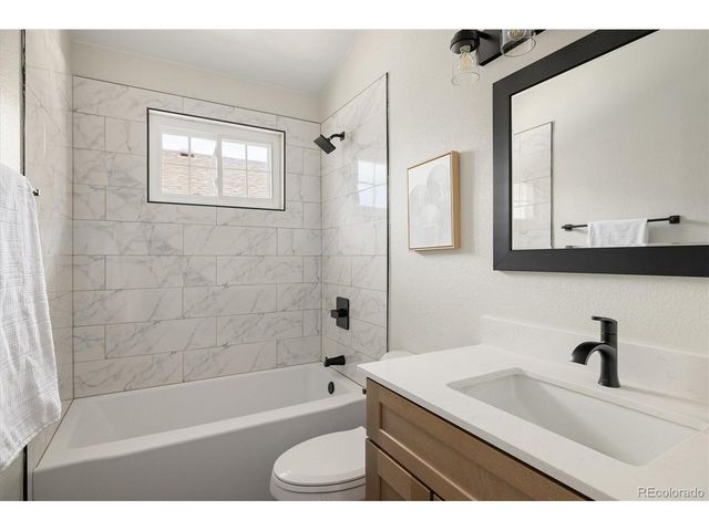 10471 Hoyt Way, Broomfield, CO 80021