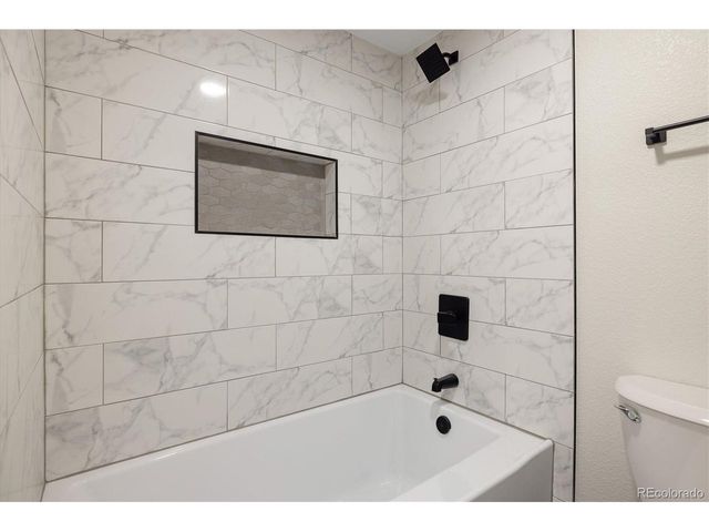10471 Hoyt Way, Broomfield, CO 80021