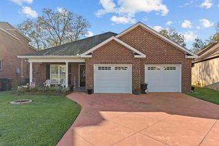 211 Veritas Dr, Dothan, AL 36303