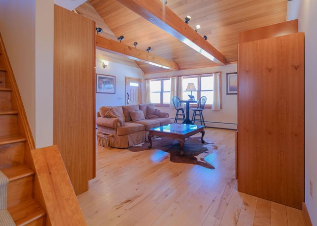 306 Hedgehog Hill Road N, Mount Holly, VT 05758