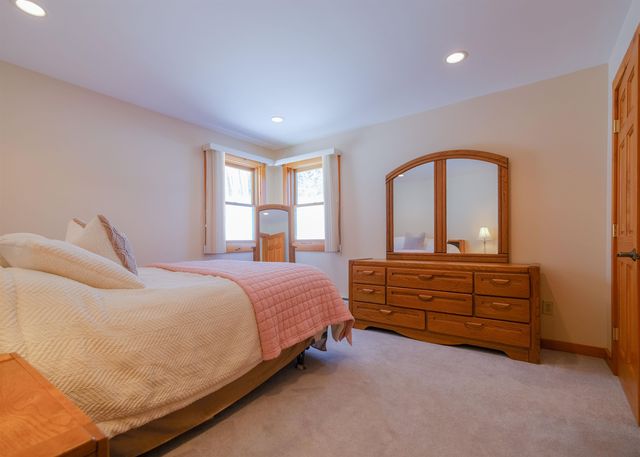 306 Hedgehog Hill Road N, Mount Holly, VT 05758