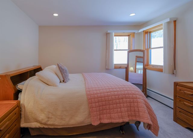 306 Hedgehog Hill Road N, Mount Holly, VT 05758