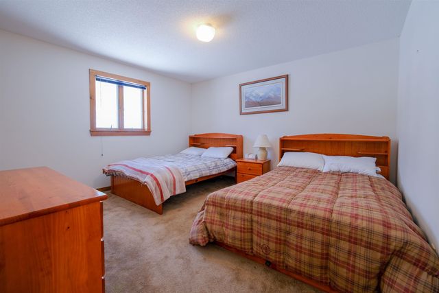 306 Hedgehog Hill Road N, Mount Holly, VT 05758