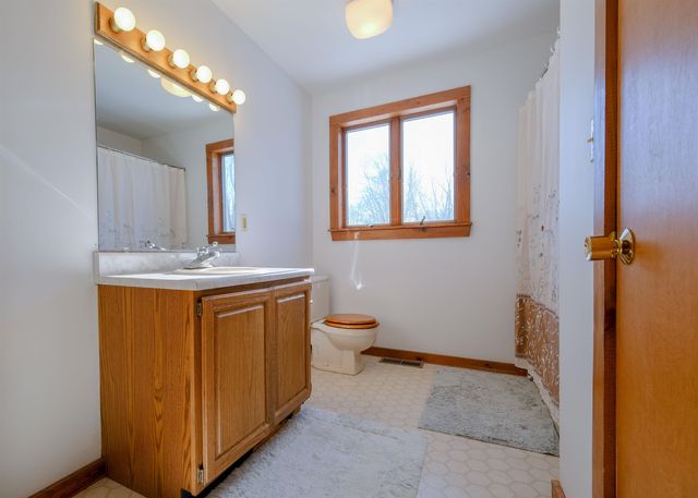 306 Hedgehog Hill Road N, Mount Holly, VT 05758