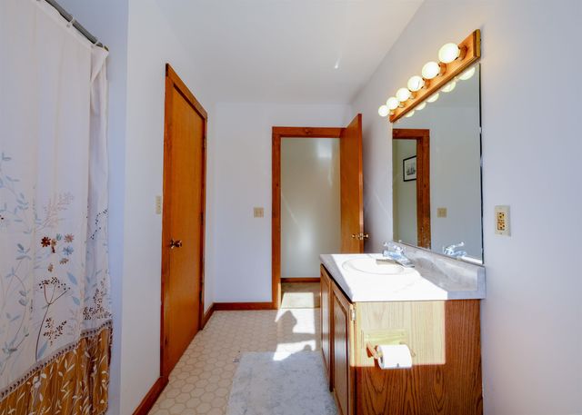 306 Hedgehog Hill Road N, Mount Holly, VT 05758