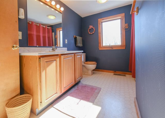 306 Hedgehog Hill Road N, Mount Holly, VT 05758