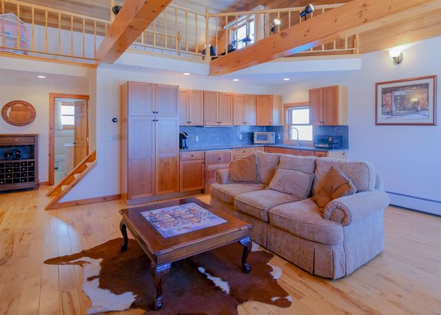 306 Hedgehog Hill Road N, Mount Holly, VT 05758