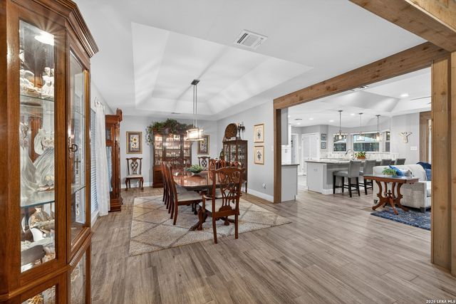 207 Zornia Dr., Castle Hills, TX 78213