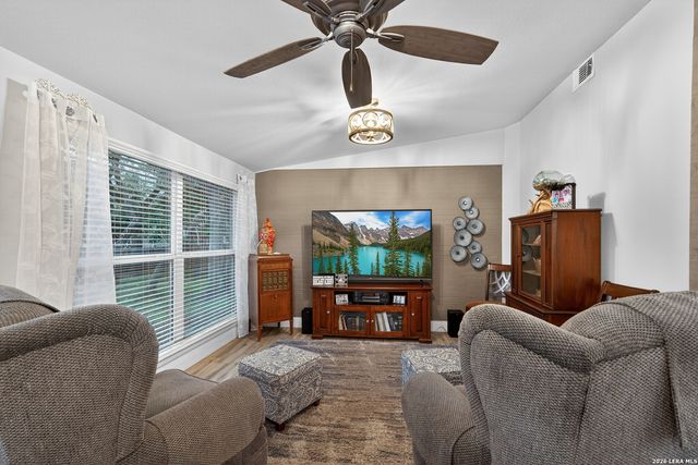 207 Zornia Dr., Castle Hills, TX 78213