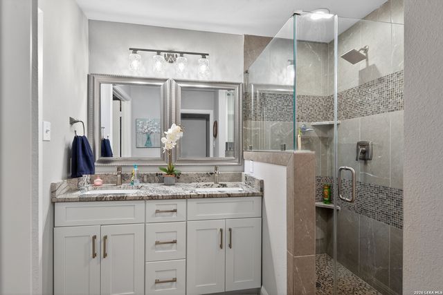 207 Zornia Dr., Castle Hills, TX 78213