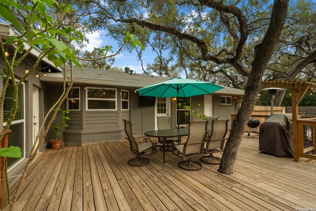 207 Zornia Dr., Castle Hills, TX 78213