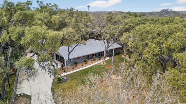 207 Zornia Dr., Castle Hills, TX 78213