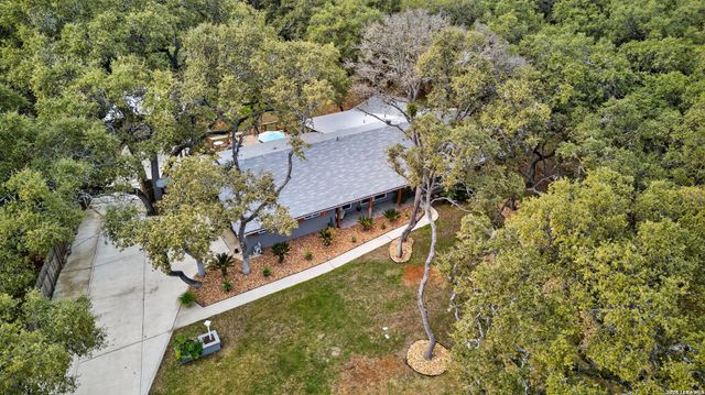 207 Zornia Dr., Castle Hills, TX 78213