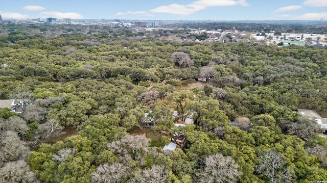 207 Zornia Dr., Castle Hills, TX 78213