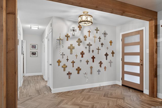 207 Zornia Dr., Castle Hills, TX 78213