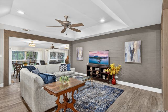 207 Zornia Dr., Castle Hills, TX 78213