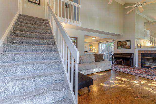1230 N Knollwood Drive, Palatine, IL 60067