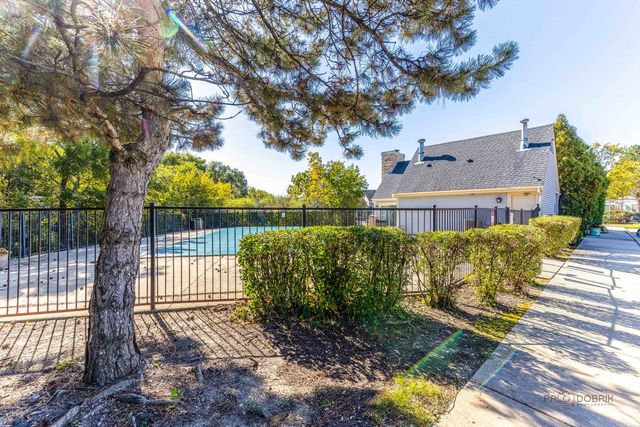 1230 N Knollwood Drive, Palatine, IL 60067
