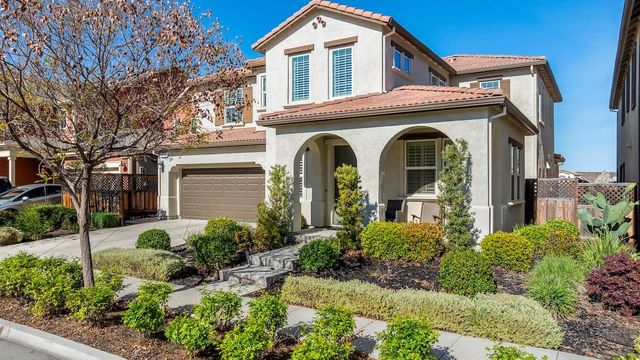 2413 Augusta Ave, Tracy, CA 95377
