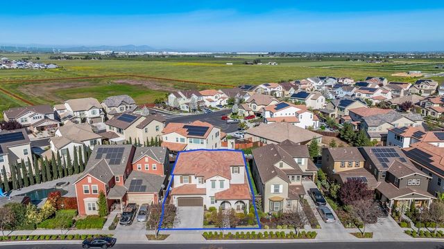 2413 Augusta Ave, Tracy, CA 95377