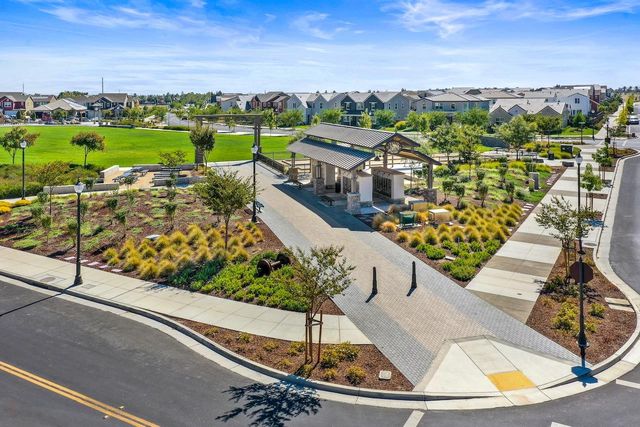 2413 Augusta Ave, Tracy, CA 95377