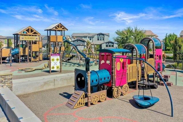 2413 Augusta Ave, Tracy, CA 95377