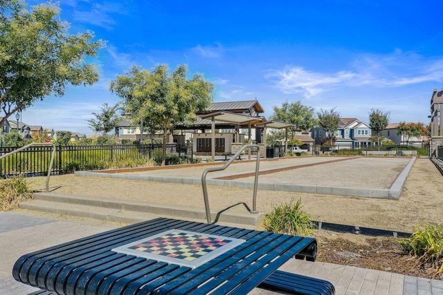 2413 Augusta Ave, Tracy, CA 95377