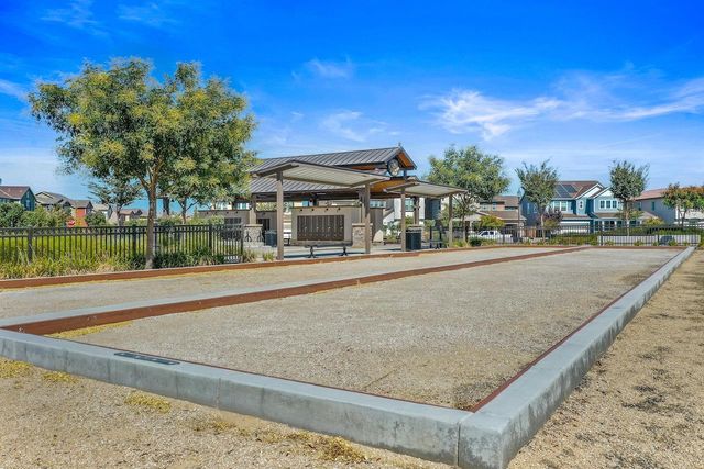 2413 Augusta Ave, Tracy, CA 95377