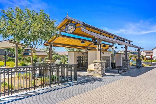 2413 Augusta Ave, Tracy, CA 95377