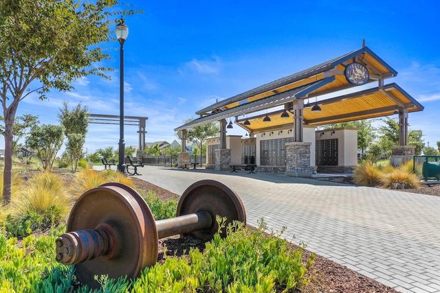 2413 Augusta Ave, Tracy, CA 95377