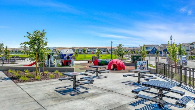 2413 Augusta Ave, Tracy, CA 95377