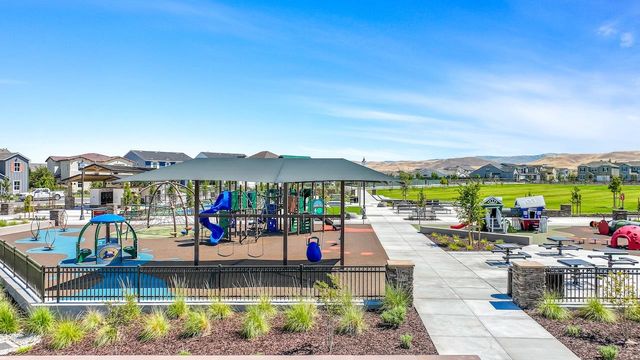 2413 Augusta Ave, Tracy, CA 95377