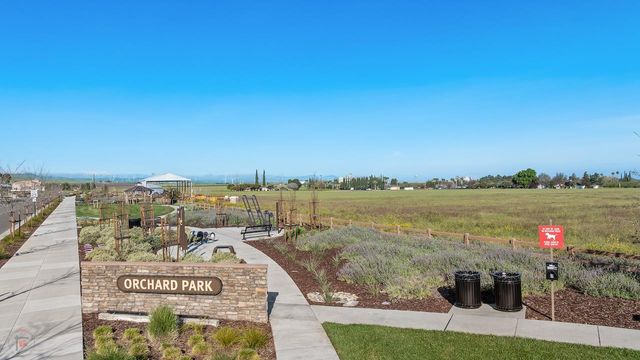 2413 Augusta Ave, Tracy, CA 95377