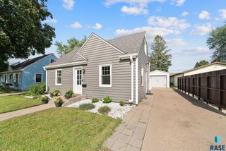 1208 S Willow Ave, Sioux Falls, SD 57105