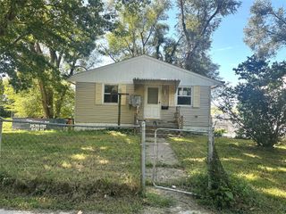 1737 14th Ave SE, Cedar Rapids, IA 52403