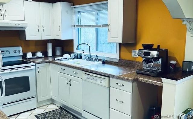 51 Plum Tree Lane, Trumbull, CT 06611