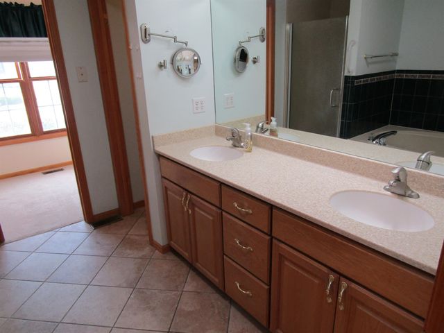 2133 Pheasant Ln., Salina, KS 67401