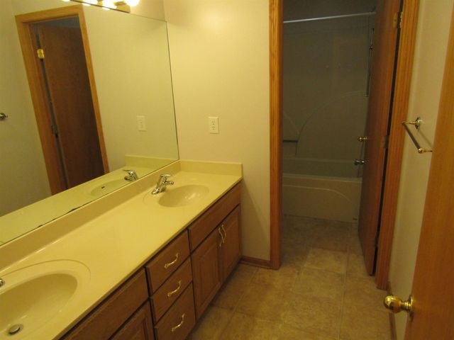 2133 Pheasant Ln., Salina, KS 67401
