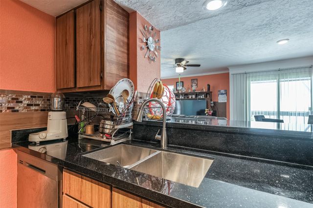 3919 Fairmont Parkway 184, Pasadena, TX 77504