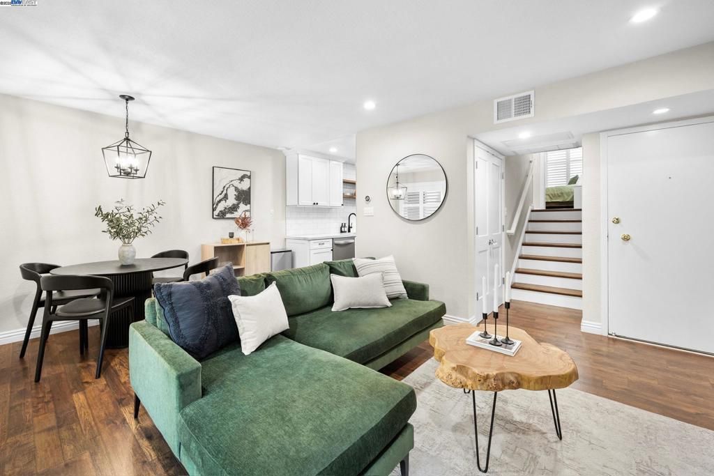 2724 Oak Rd 88, Walnut Creek, CA 94597