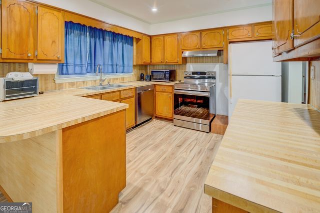 2194 Klondike Road SW, Conyers, GA 30094