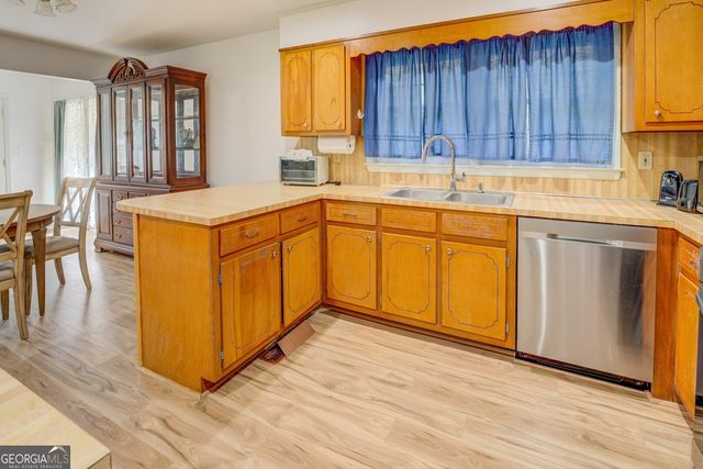 2194 Klondike Road SW, Conyers, GA 30094