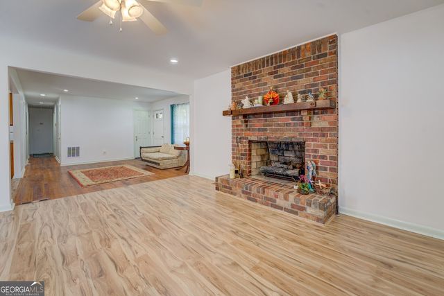 2194 Klondike Road SW, Conyers, GA 30094