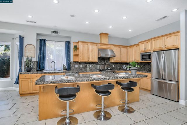 204 Chaps Ct, Oakley, CA 94561