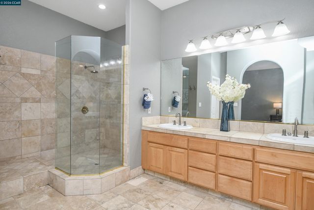 204 Chaps Ct, Oakley, CA 94561