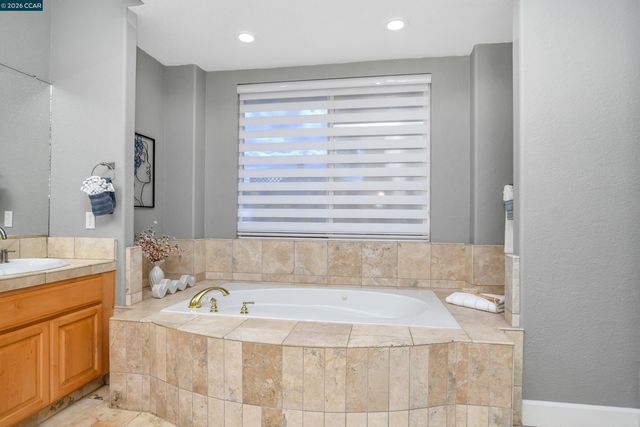 204 Chaps Ct, Oakley, CA 94561